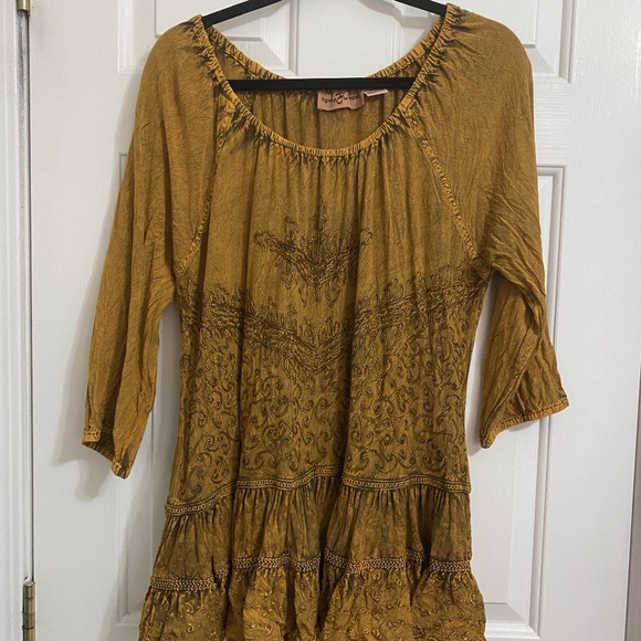 Argan Traders Tops - Argan Traders Gold embroidered top